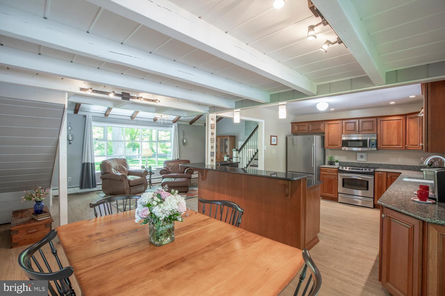 BUTTONWOOD MANOR - Residential