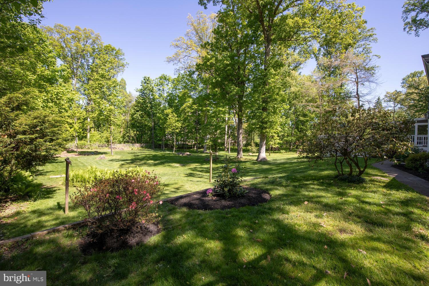 BUTTONWOOD MANOR - Residential