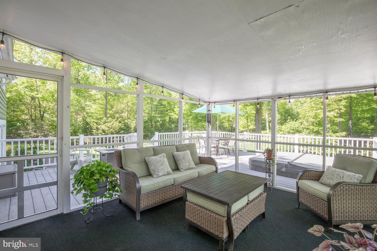 BUTTONWOOD MANOR - Residential