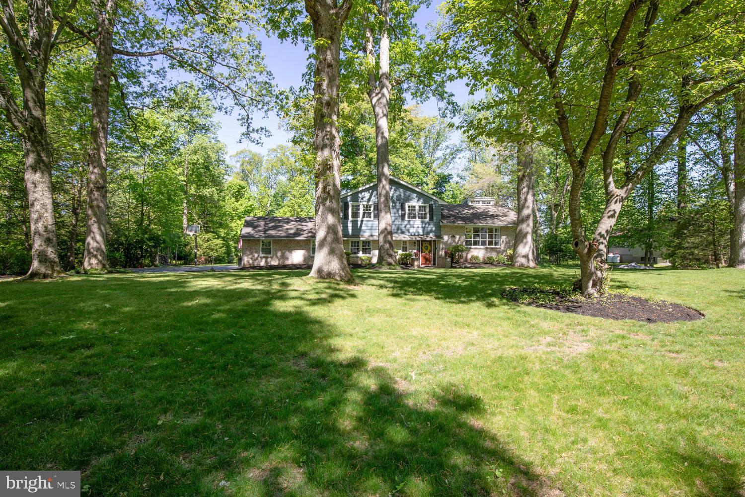 BUTTONWOOD MANOR - Residential