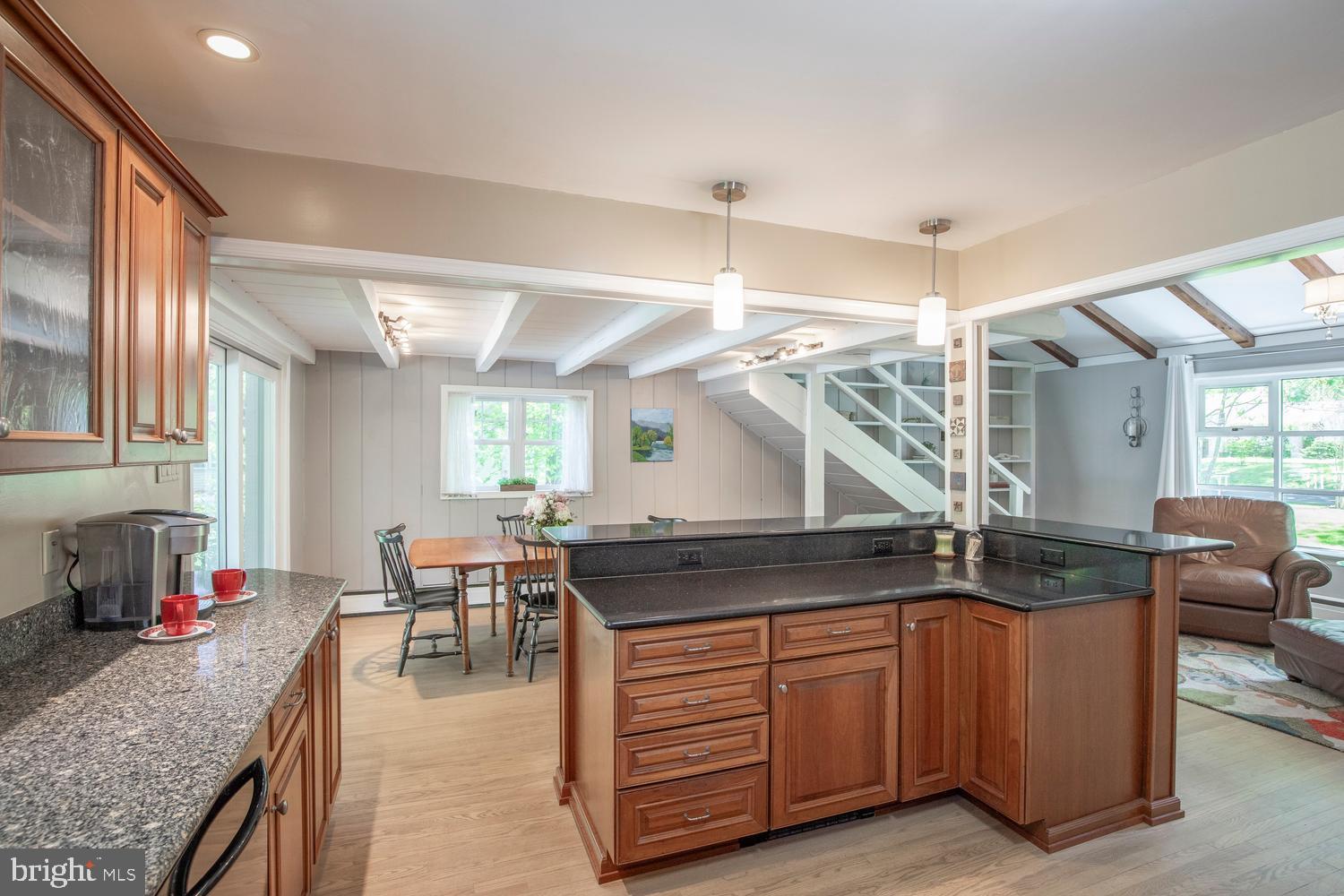 BUTTONWOOD MANOR - Residential