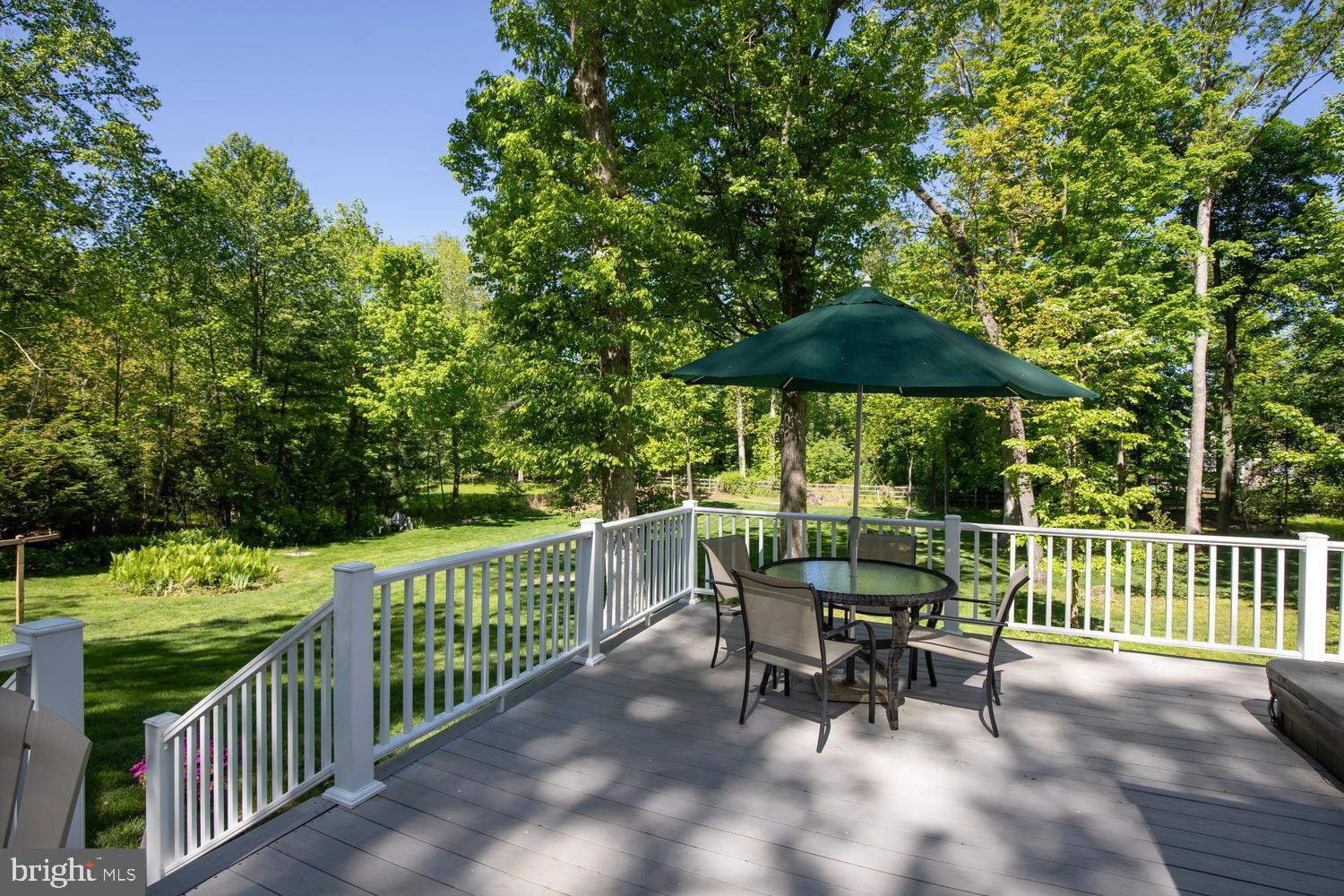 BUTTONWOOD MANOR - Residential
