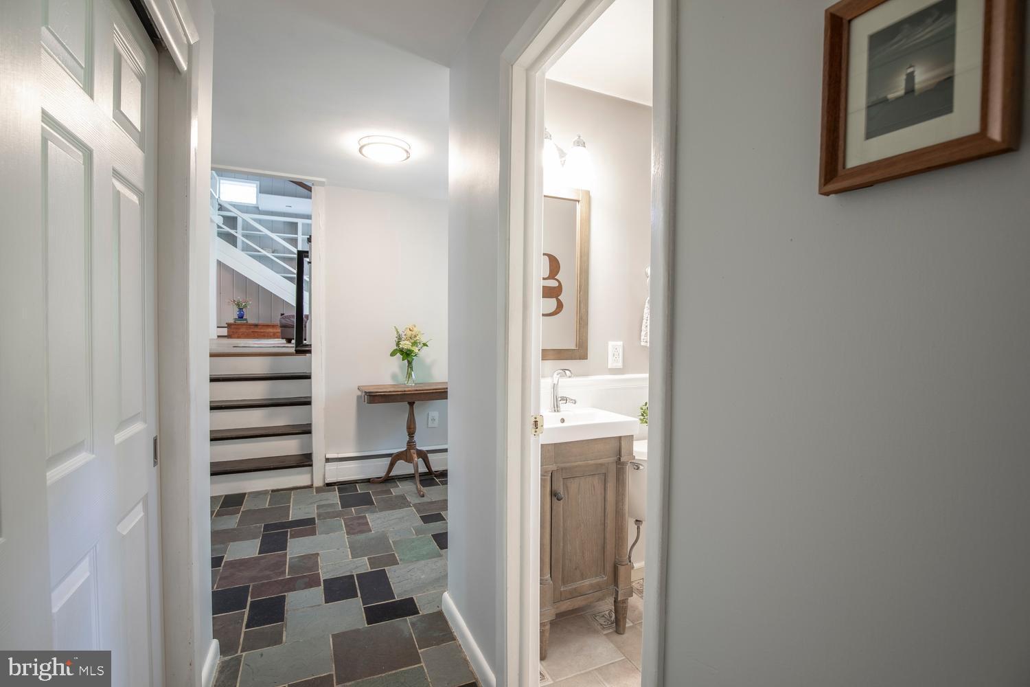 BUTTONWOOD MANOR - Residential
