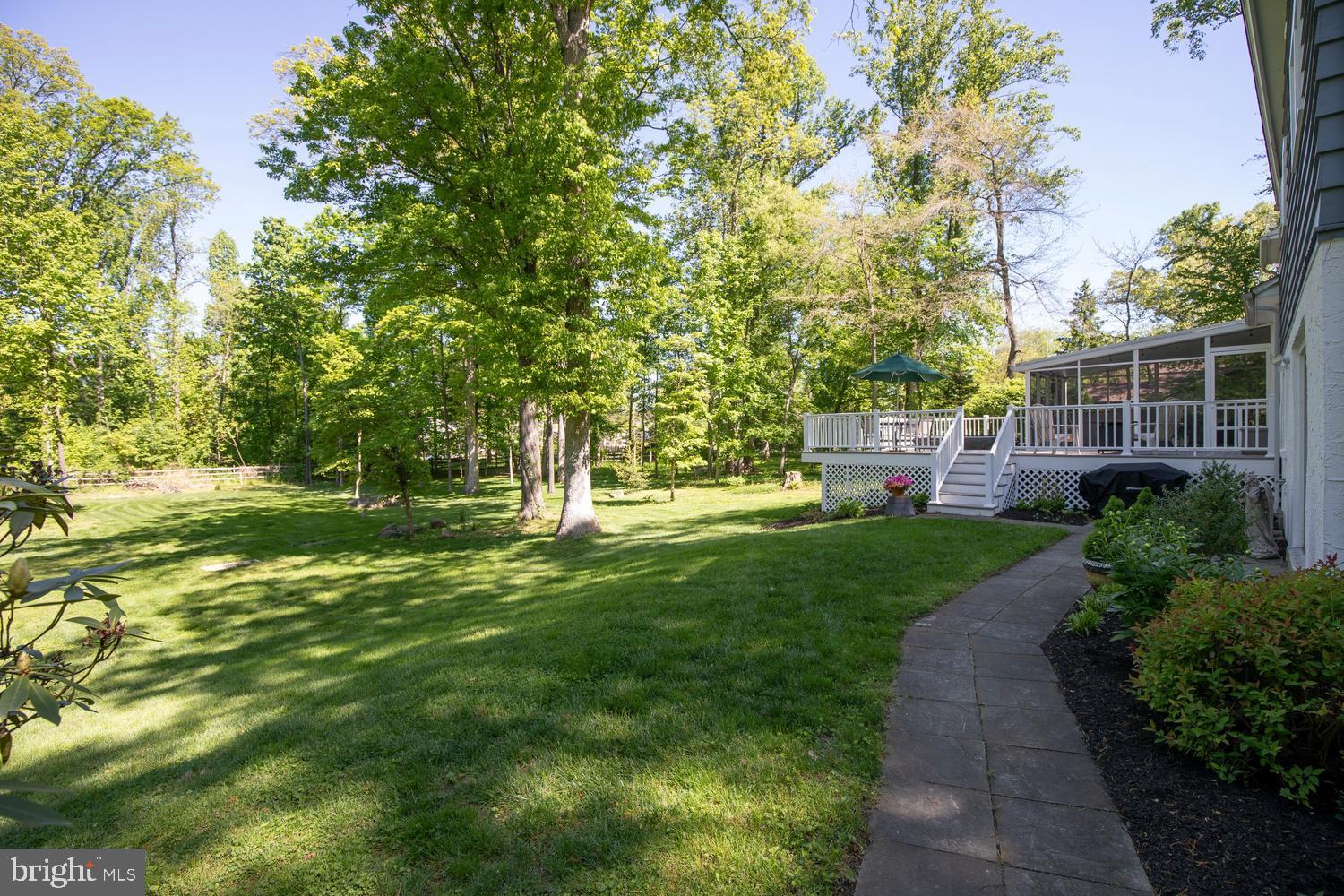 BUTTONWOOD MANOR - Residential