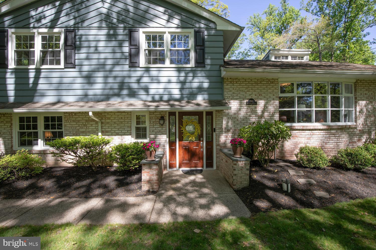 BUTTONWOOD MANOR - Residential