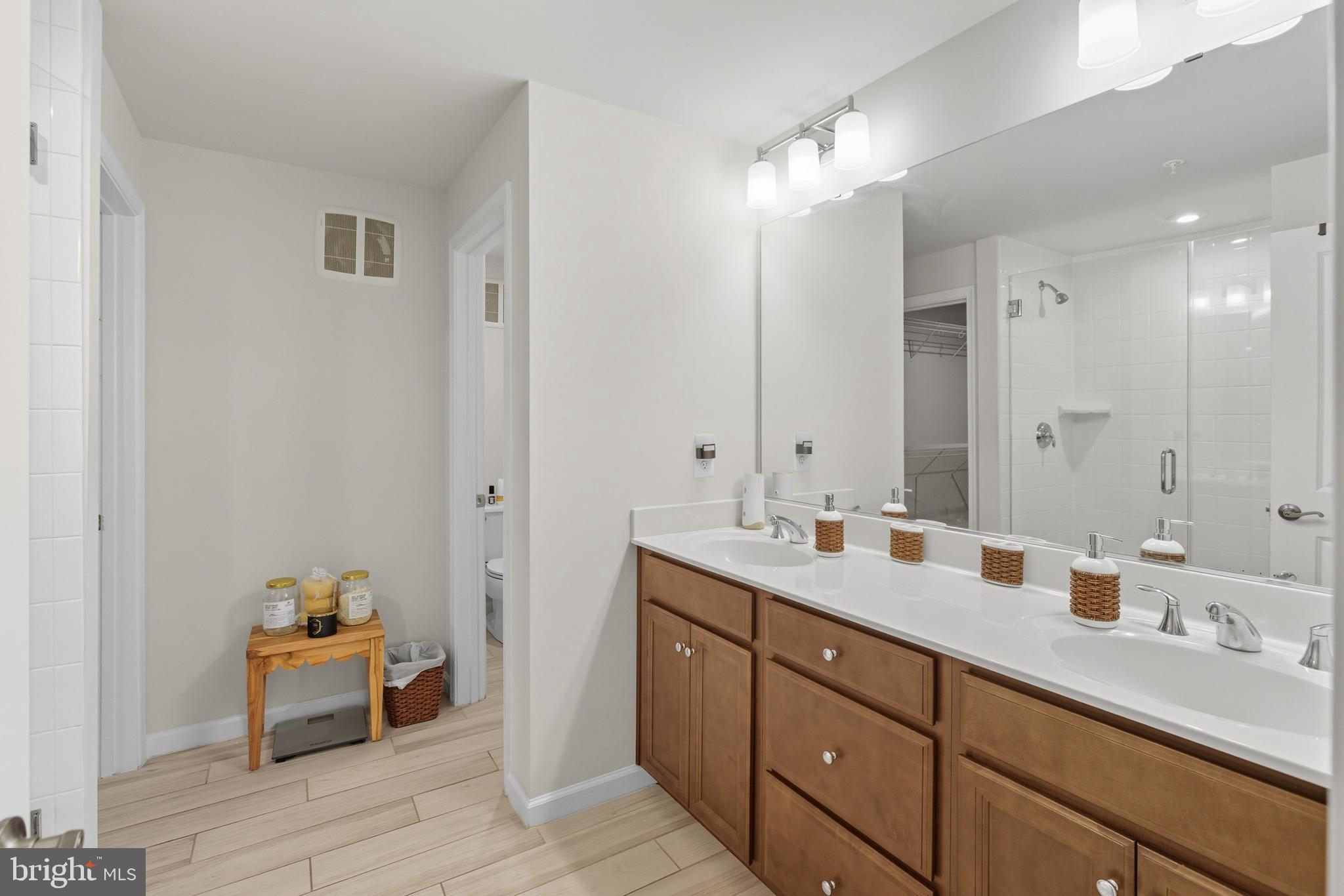 GLENN DALE COMMONS - Residential