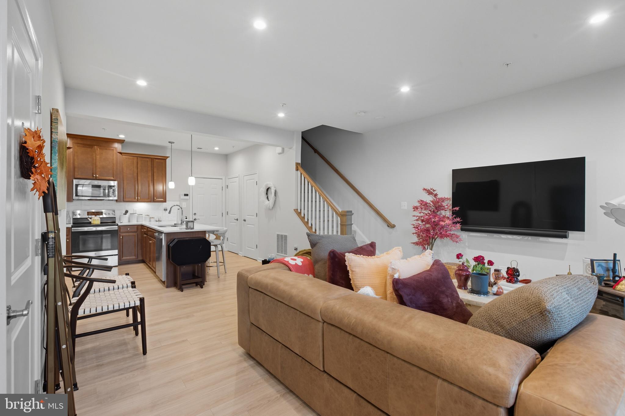 GLENN DALE COMMONS - Residential