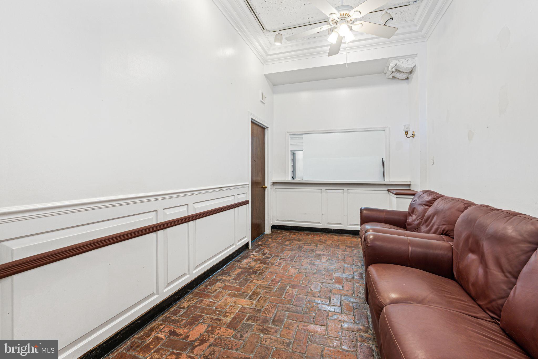 GERMANTOWN - Commercial Sale