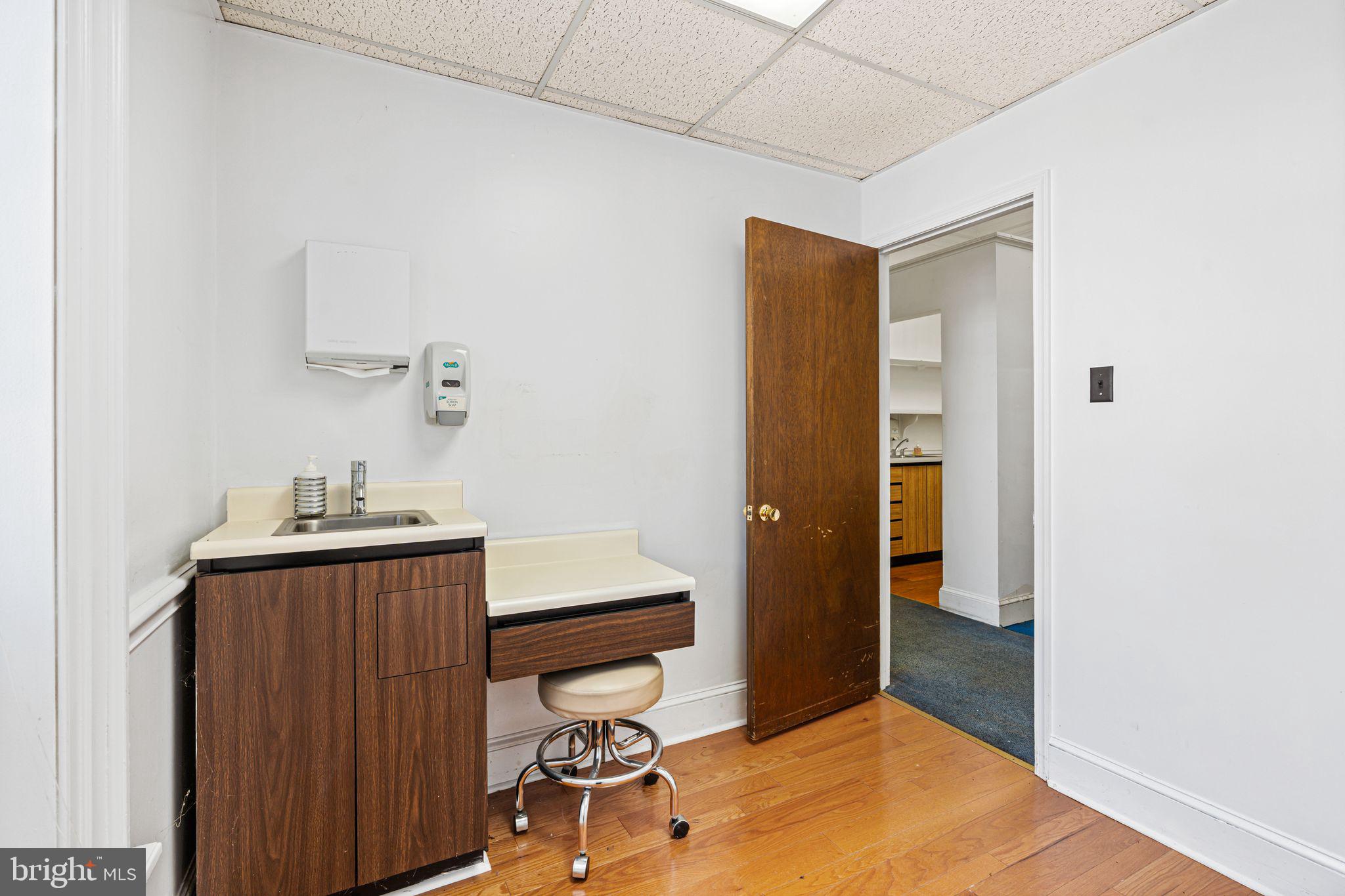 GERMANTOWN - Commercial Sale