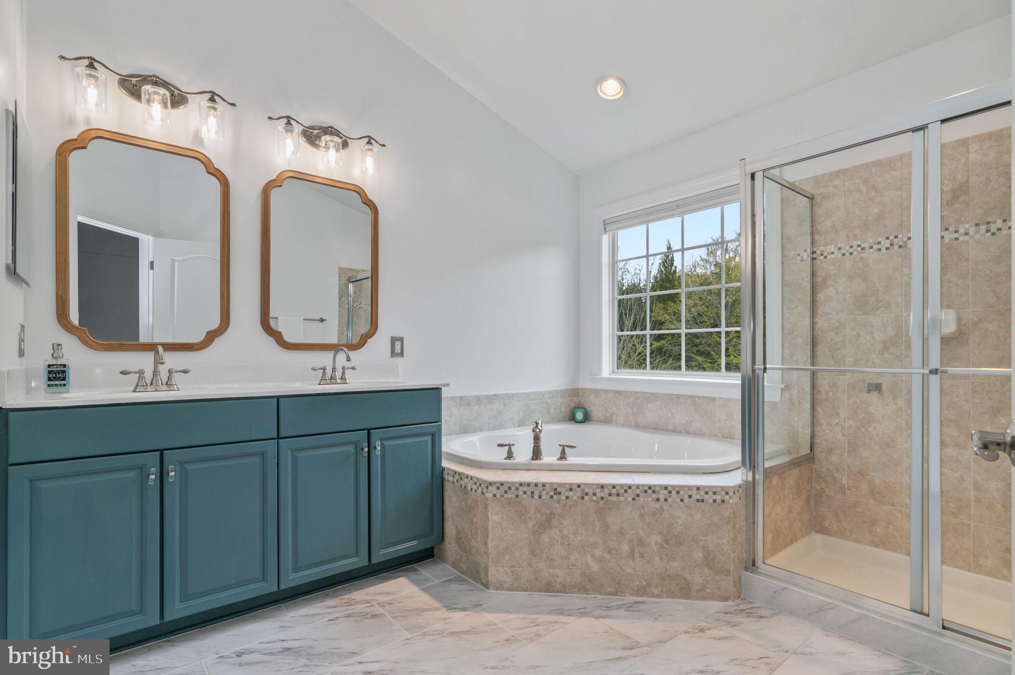 SADDLE RIDGE - Residential