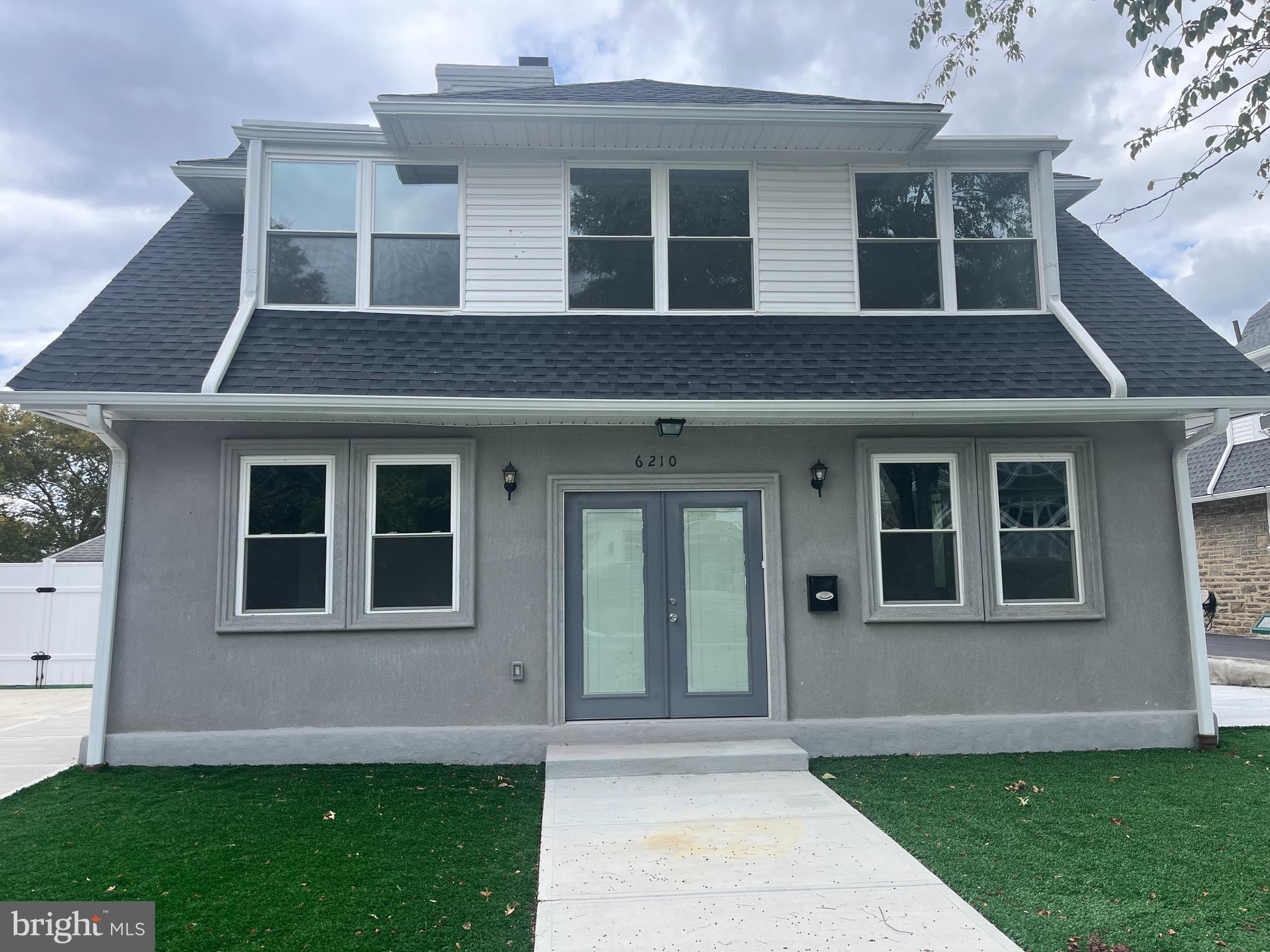6210 Fairhill St, 2nd Floor, Philadelphia, PA 19126
🛏️ 3 Bedrooms | 🛁 1 Bathroom | 🚗 Driveway Parking | 🧺 Washer/Dryer Hookup
Step into this freshly rehabbed second-floor duplex located on a quiet, tree-lined block in the desirable East Oak Lane area. Just steps from public transportation, this spacious unit offers the perfect blend of comfort, convenience, and style.
Features include:
3 full-sized bedrooms with ample closet space in every room
Large, sun-filled living area with updated finishes
New kitchen and bath
Washer and dryer hookup in-unit
Private driveway parking
Fresh paint, new flooring, and modern fixtures throughout
Walk to bus and parks – everything you need is just around the corner.
📞 Schedule your showing today – this gem won’t last long!