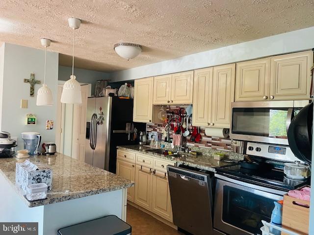 GREENFIELD COMMONS - Residential