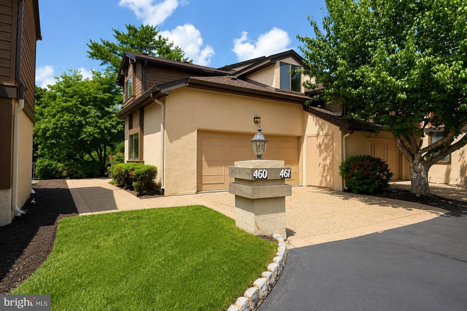 460 SAYRE DRIVE