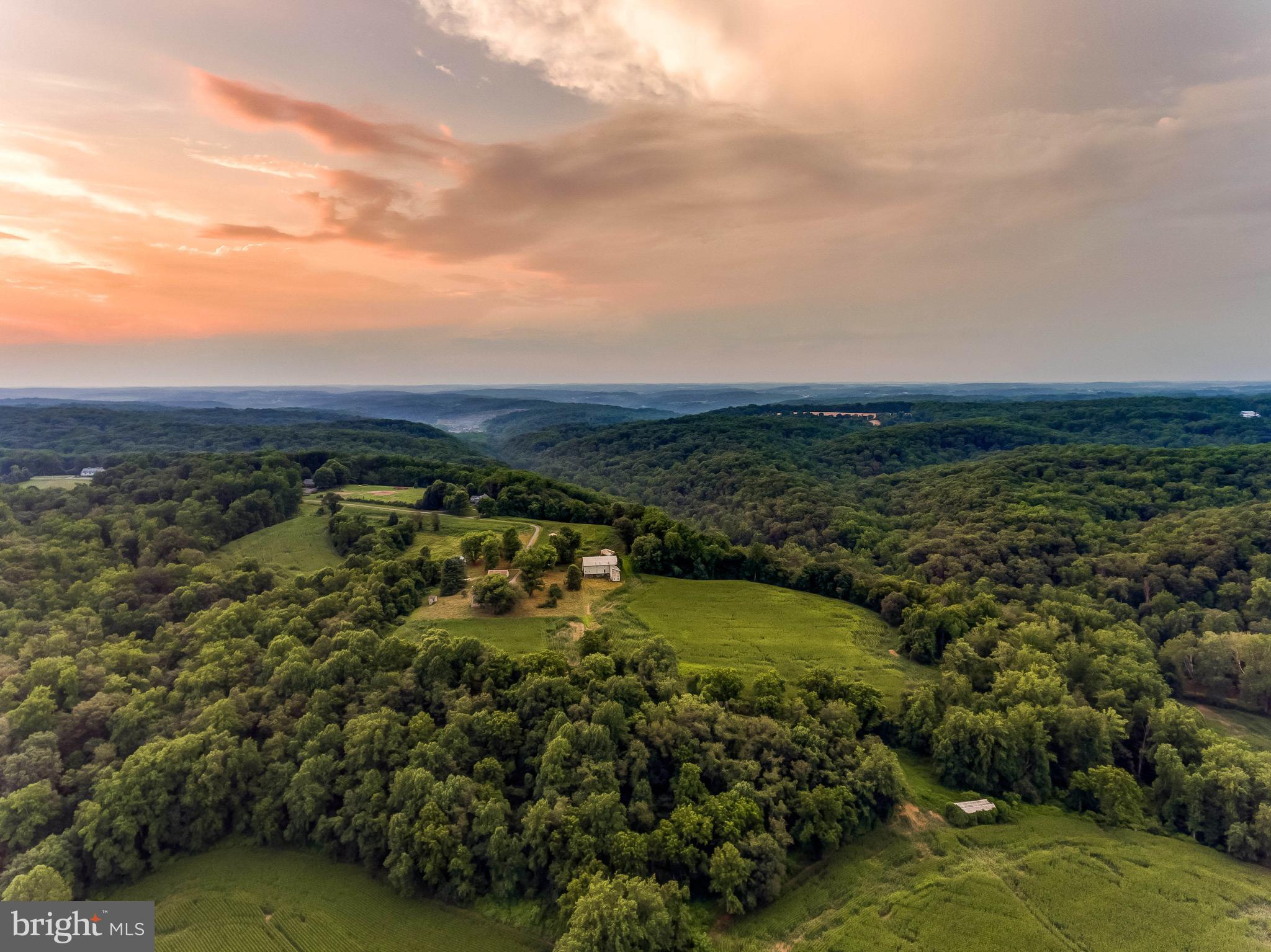 FAIRVIEW FARM - Farm