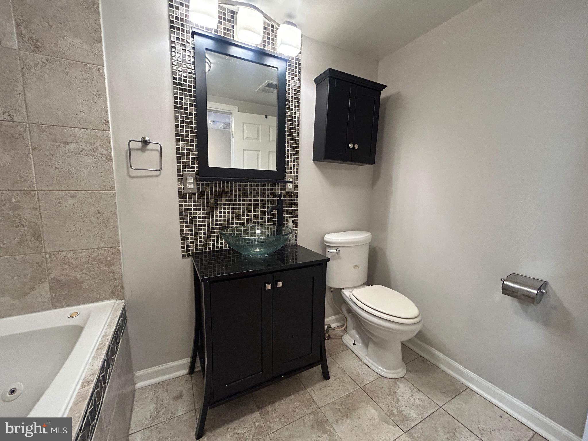 RIVERSIDE - Residential Lease