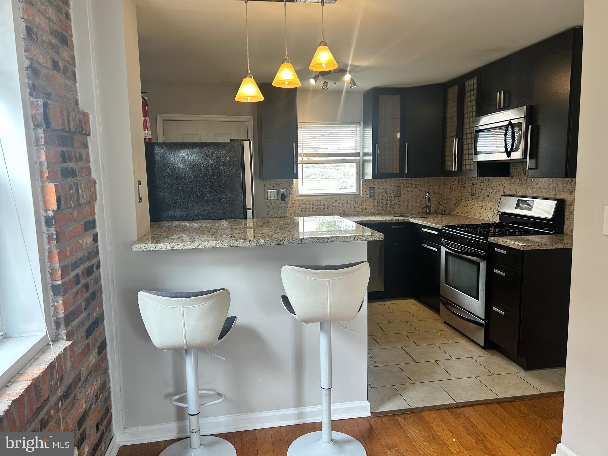 RIVERSIDE - Residential Lease