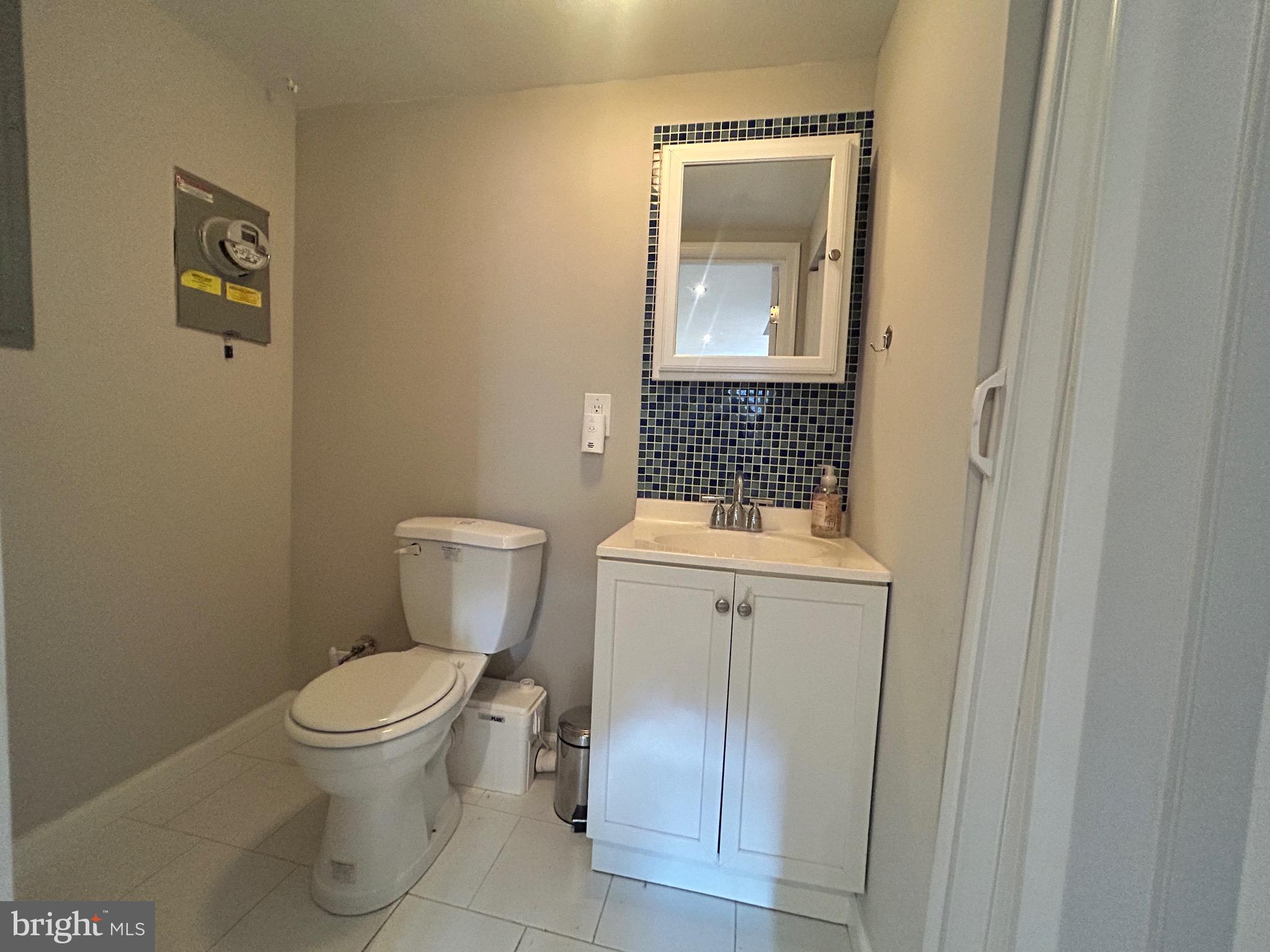 RIVERSIDE - Residential Lease