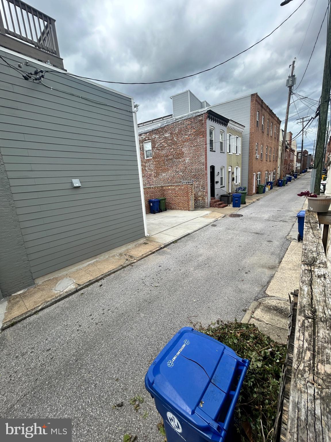 RIVERSIDE - Residential Lease