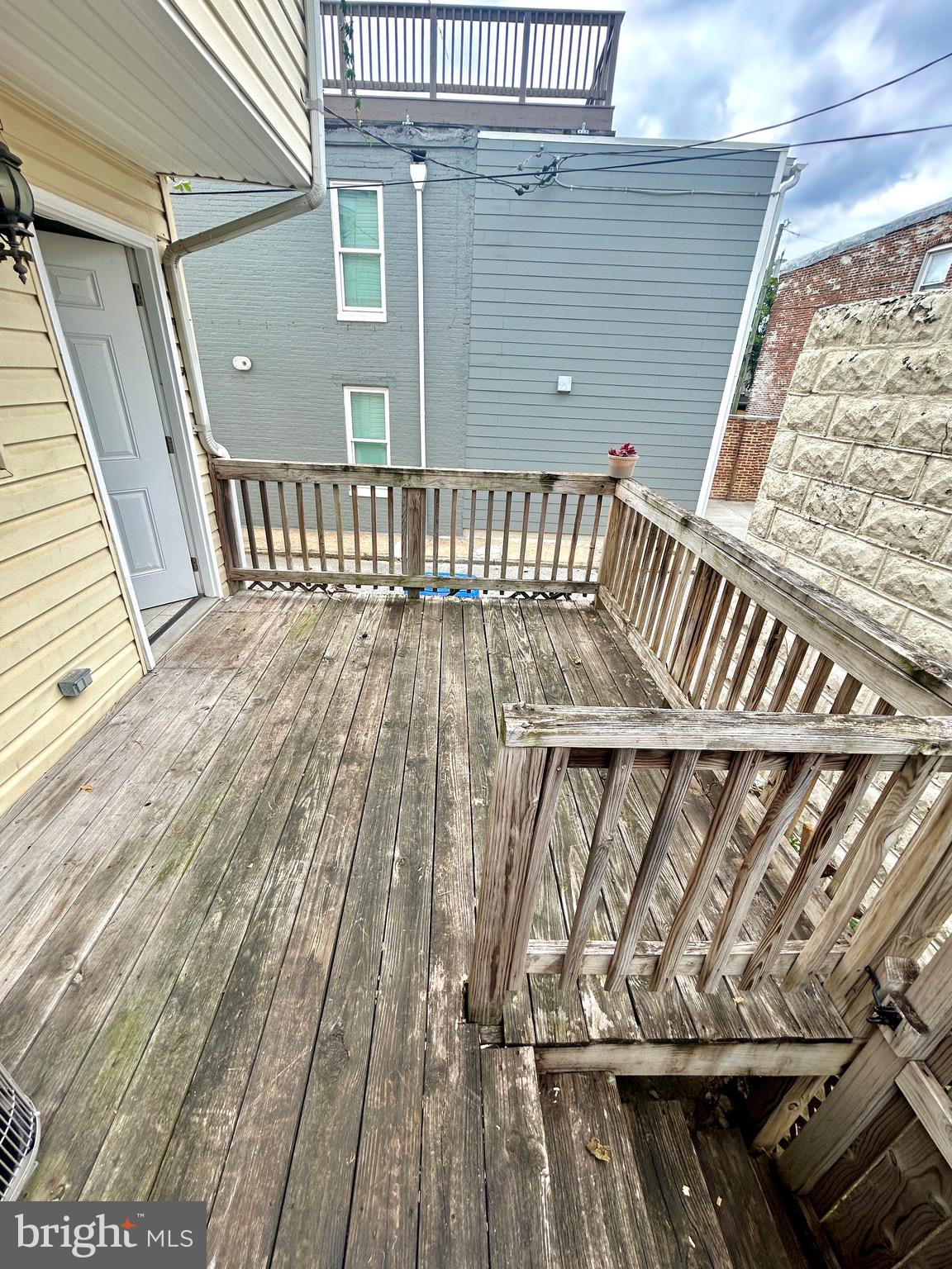 RIVERSIDE - Residential Lease