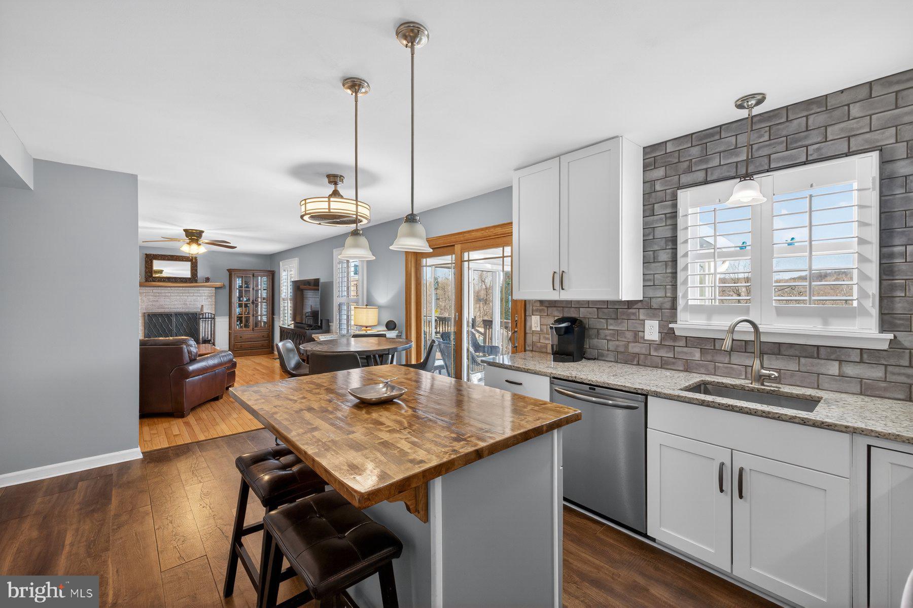 BUCKINGHAM HILLS - Residential