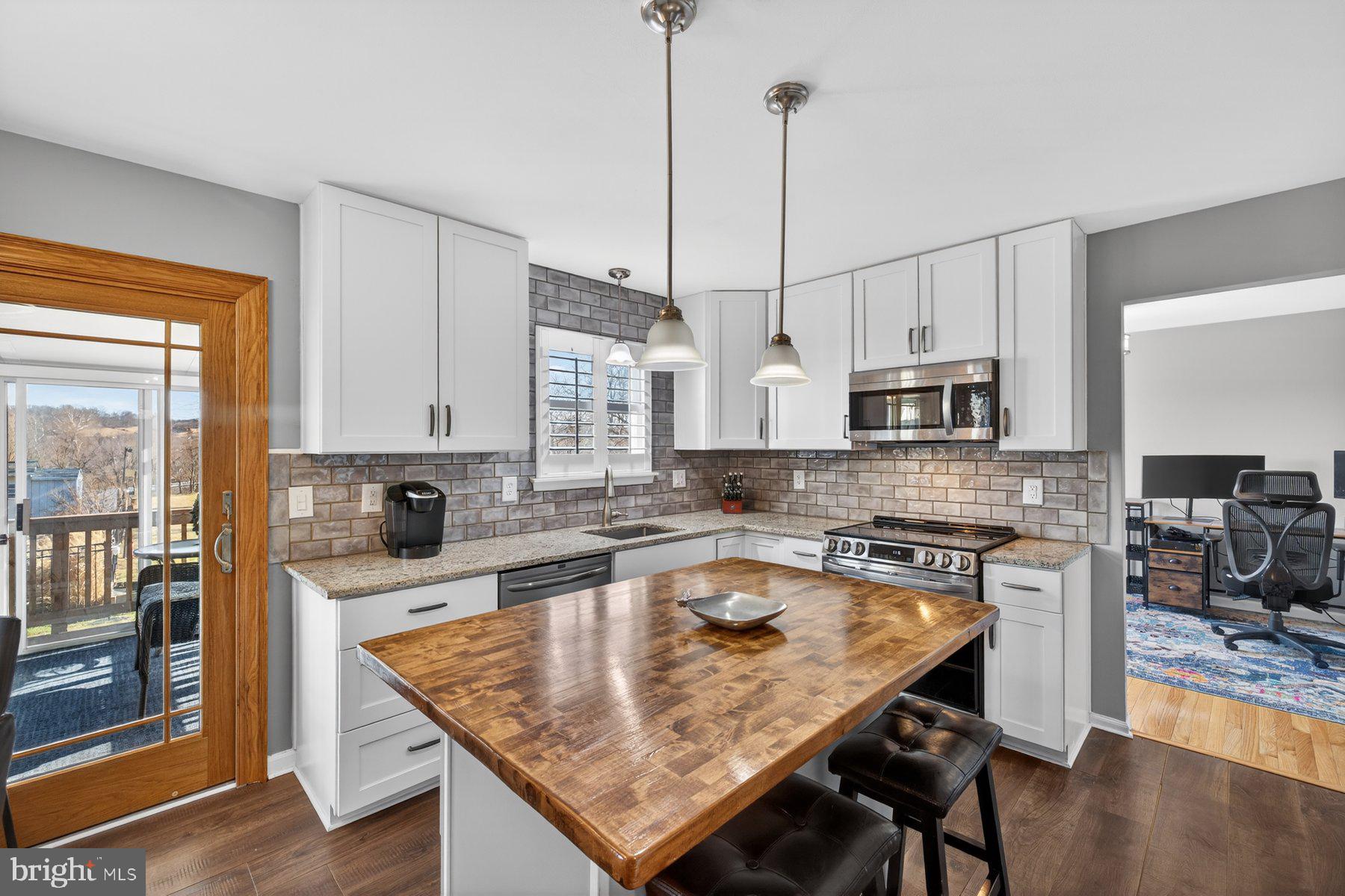 BUCKINGHAM HILLS - Residential