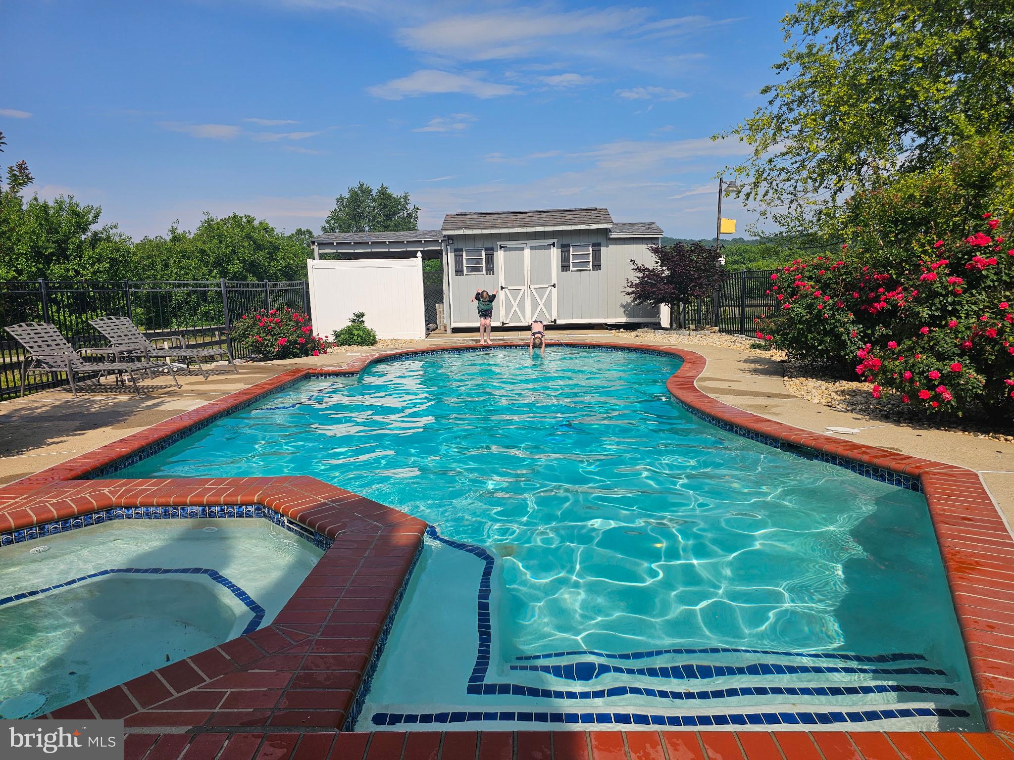 BUCKINGHAM HILLS - Residential