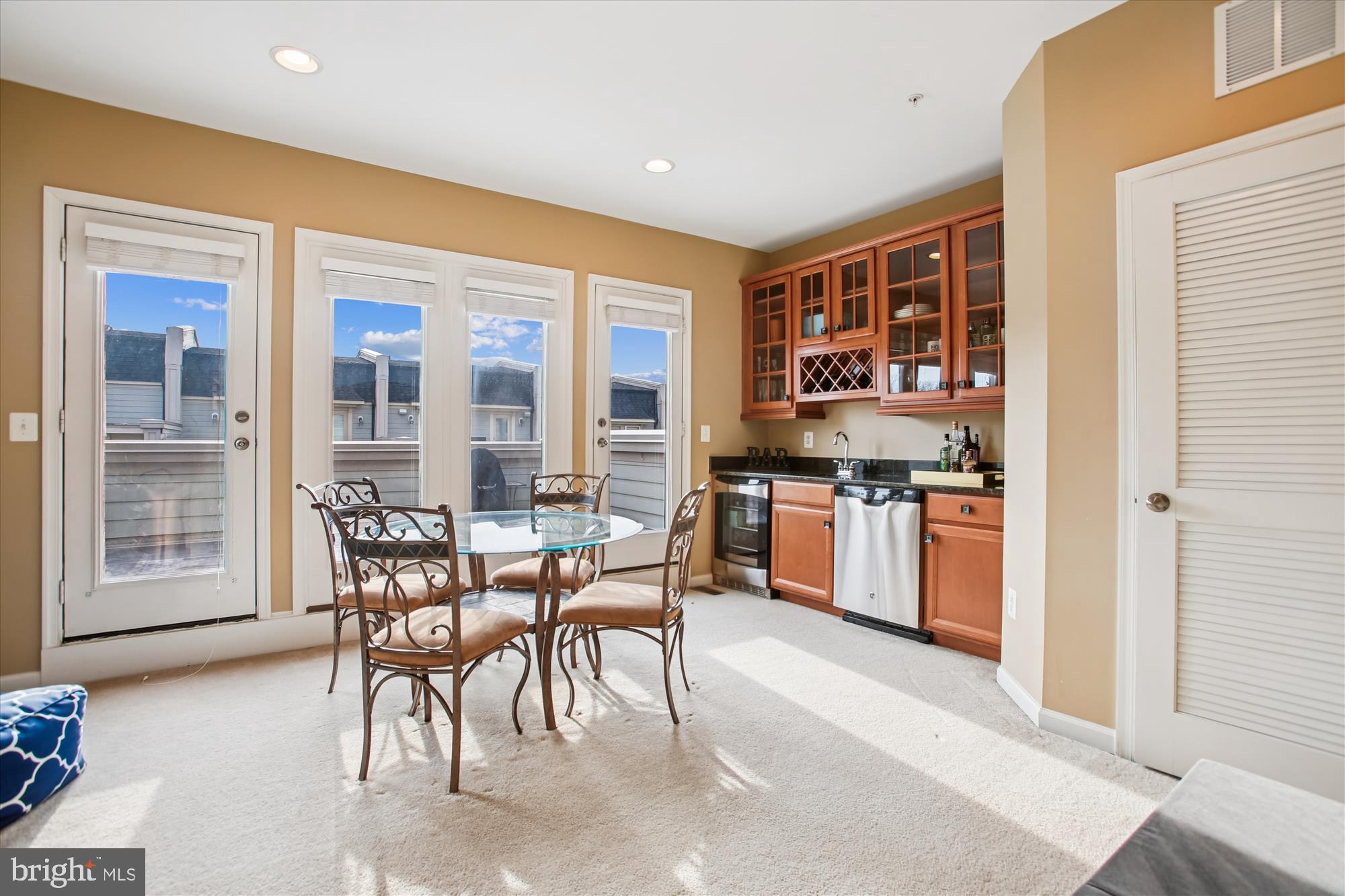 POTOMAC OVERLOOK CONDO - Residential