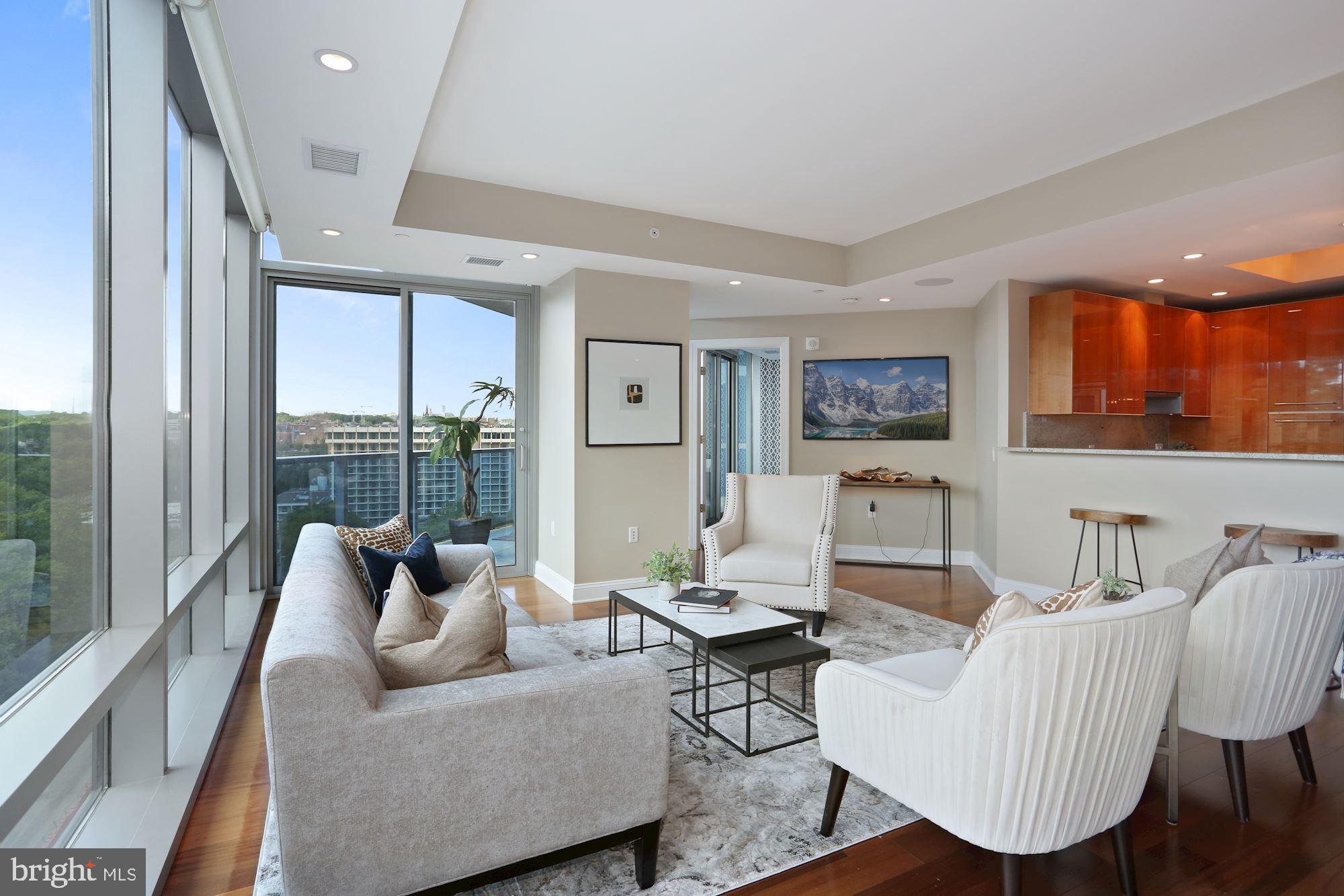 TURNBERRY TOWER - Residential