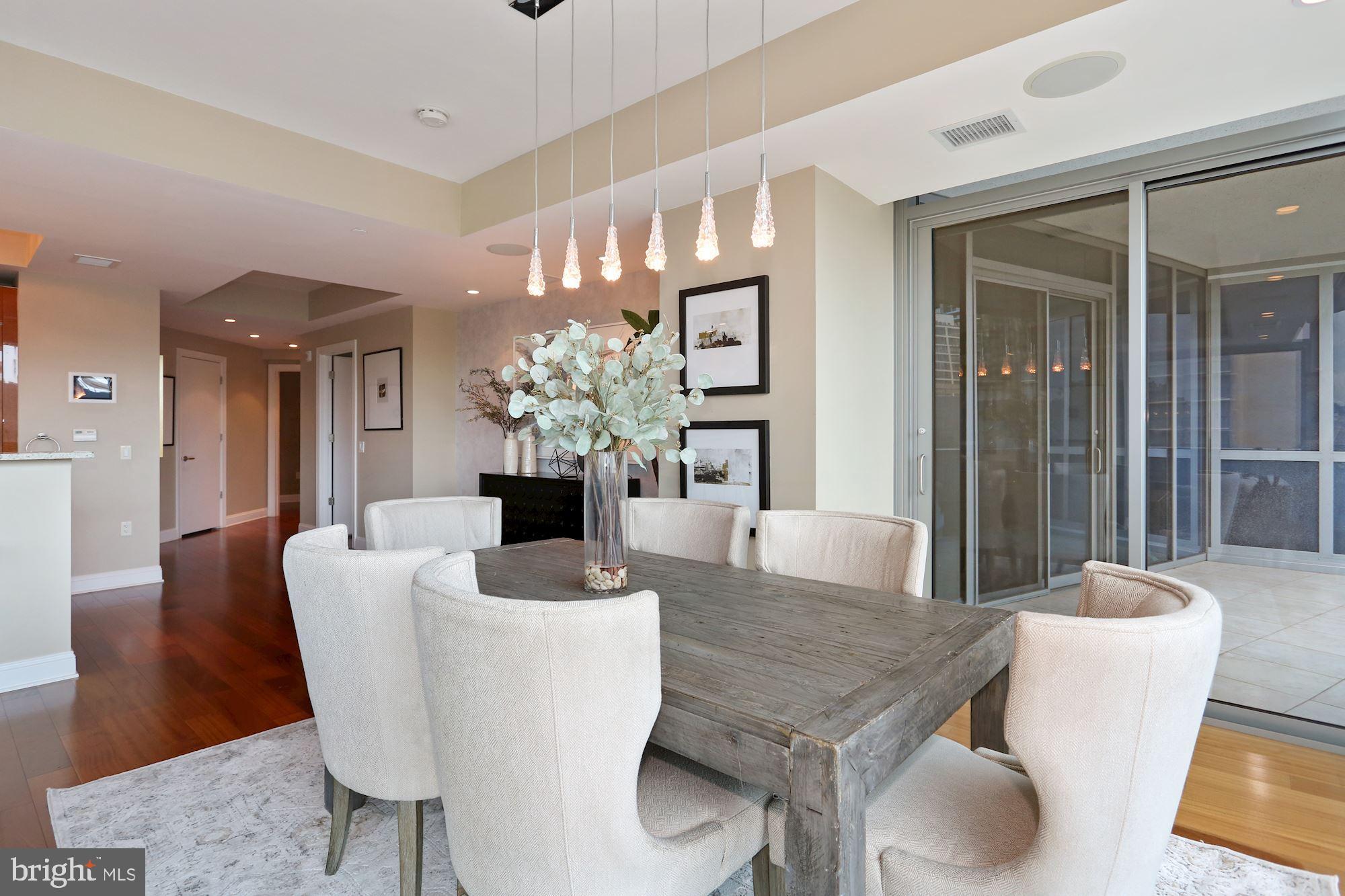 TURNBERRY TOWER - Residential