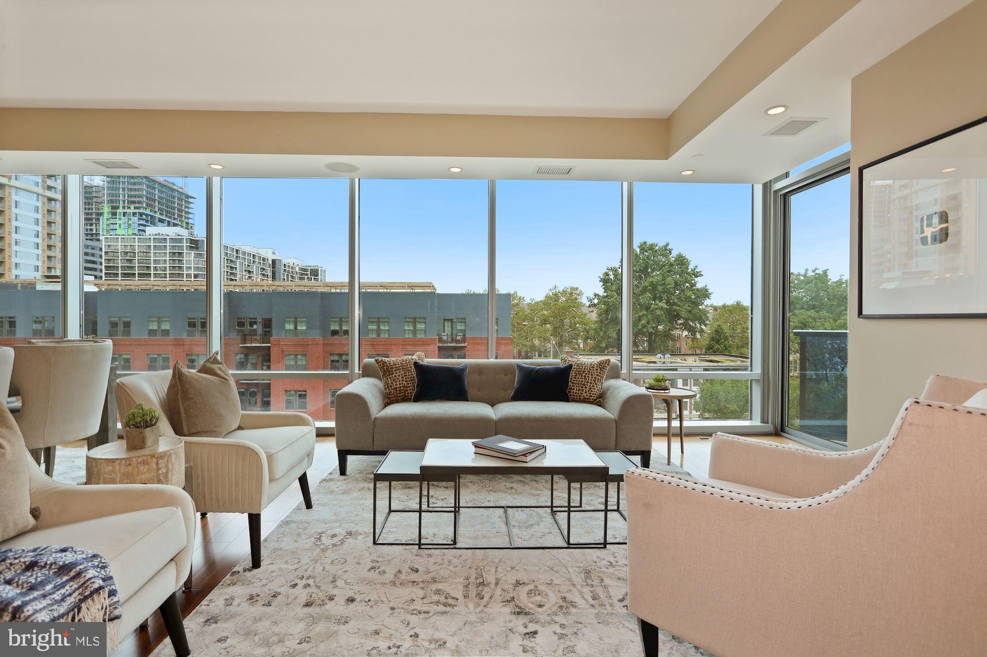 TURNBERRY TOWER - Residential