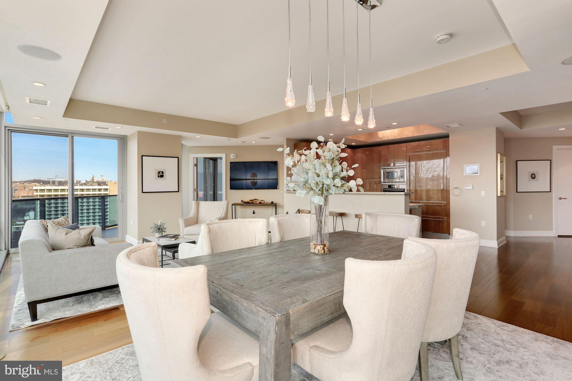 TURNBERRY TOWER - Residential