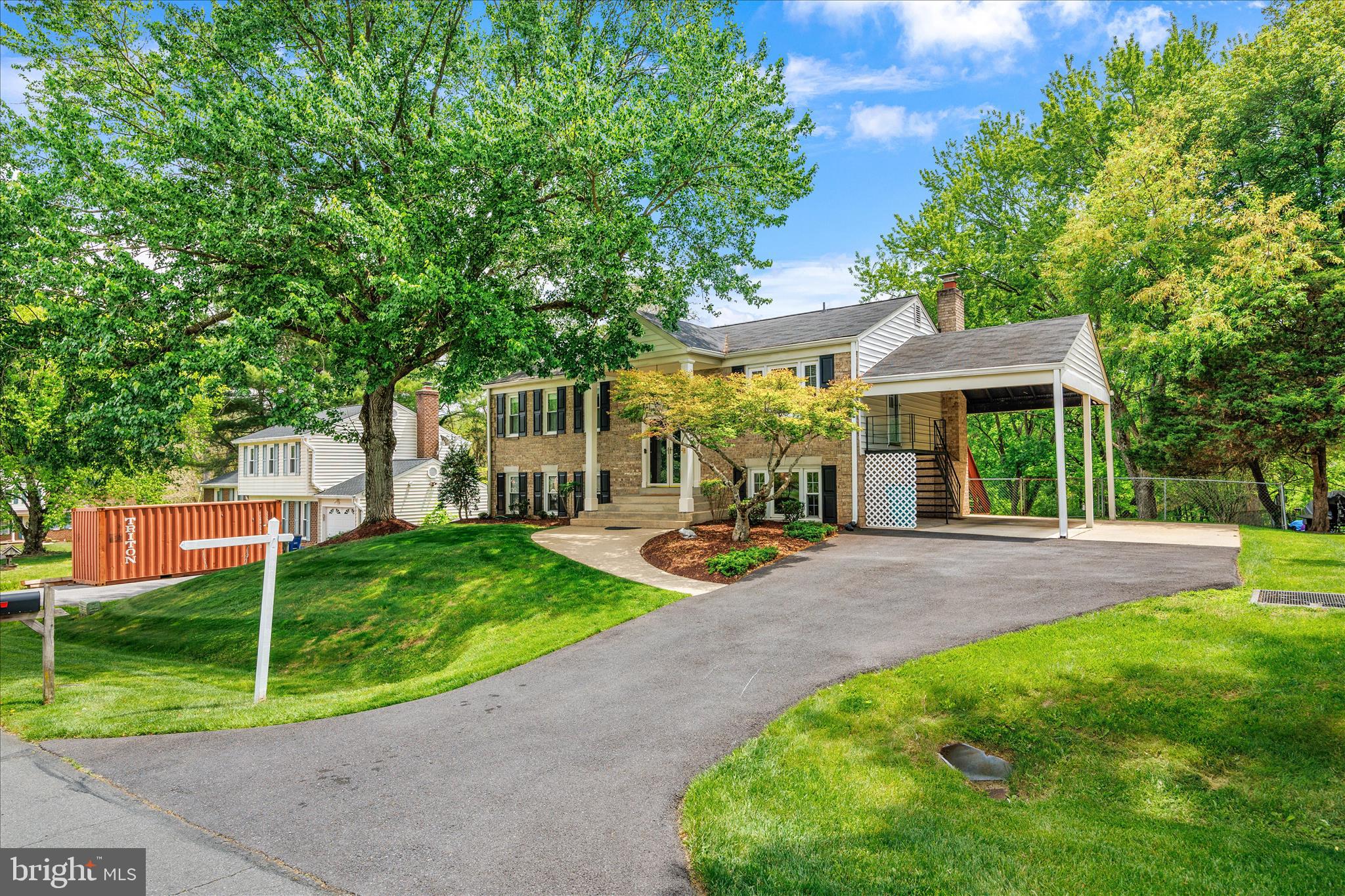 BROOKVILLE KNOLLS - Residential