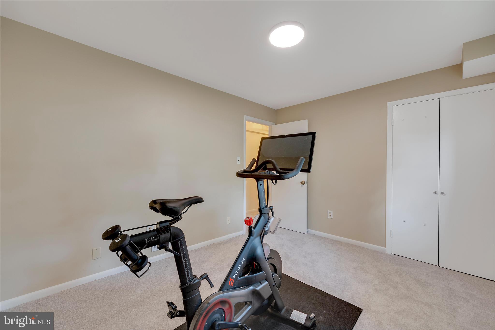 BROOKVILLE KNOLLS - Residential