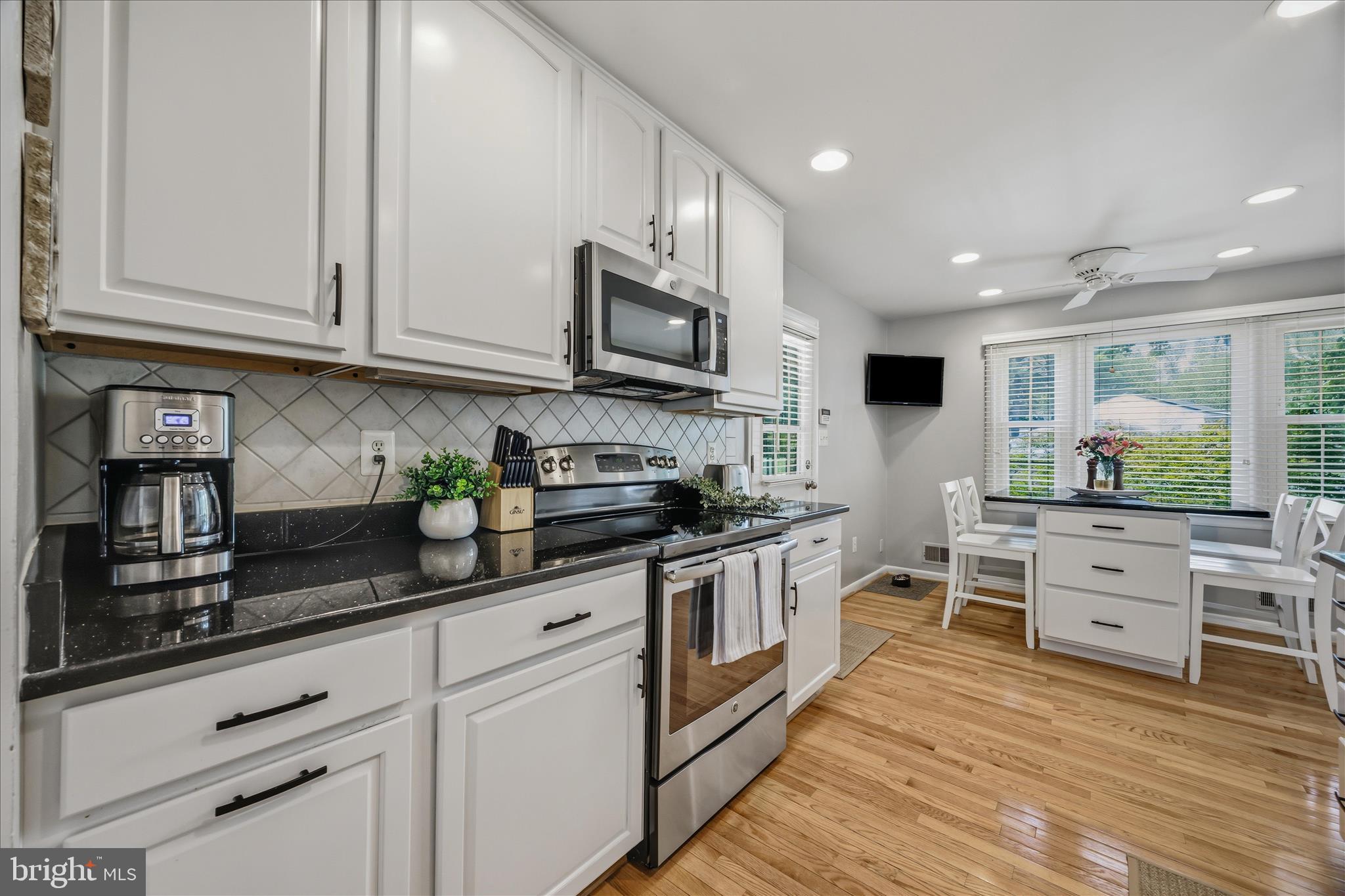 BROOKVILLE KNOLLS - Residential