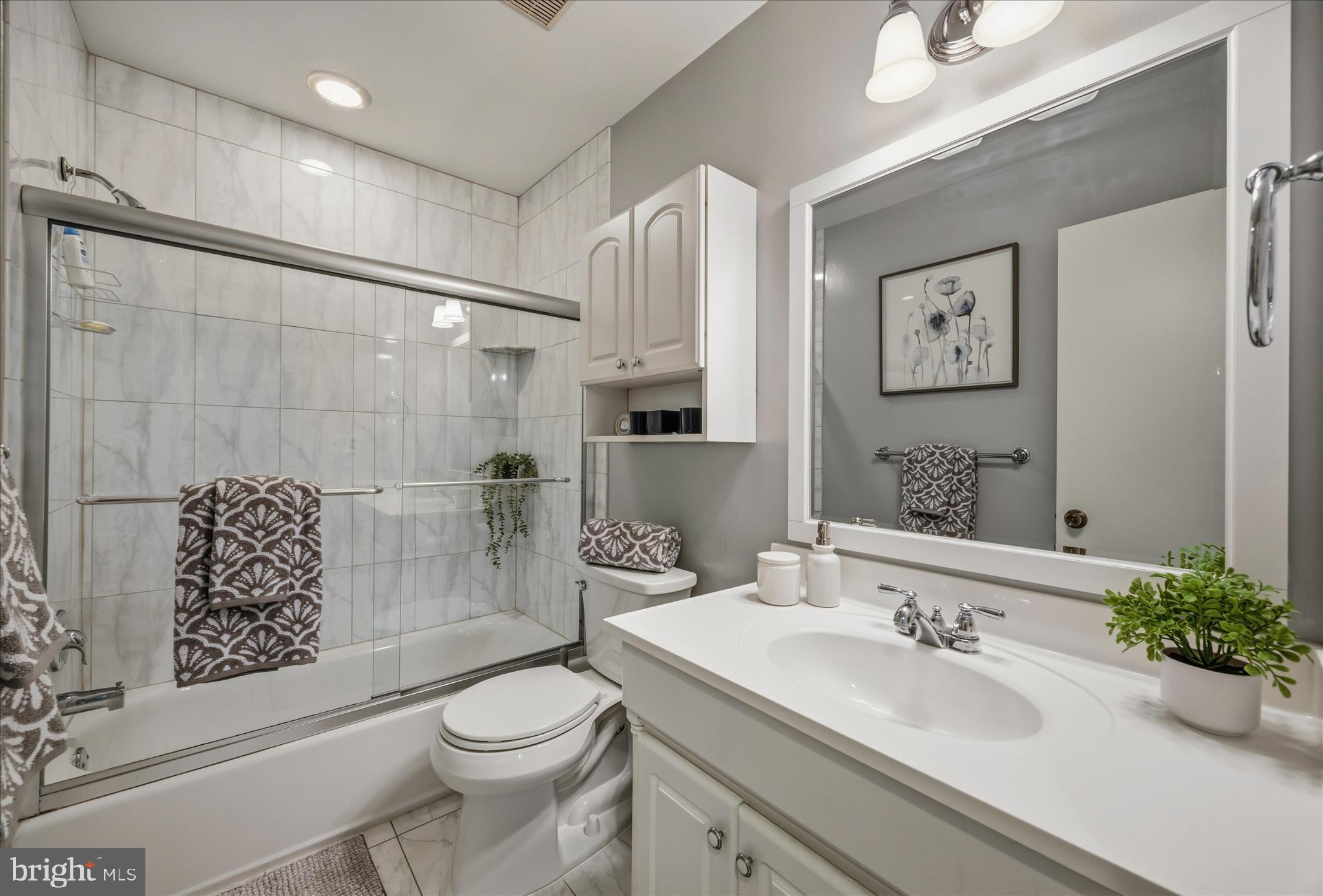 BROOKVILLE KNOLLS - Residential