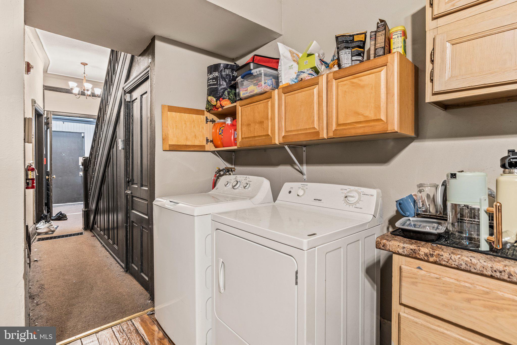 UNIVERSITY CITY - Residential Income