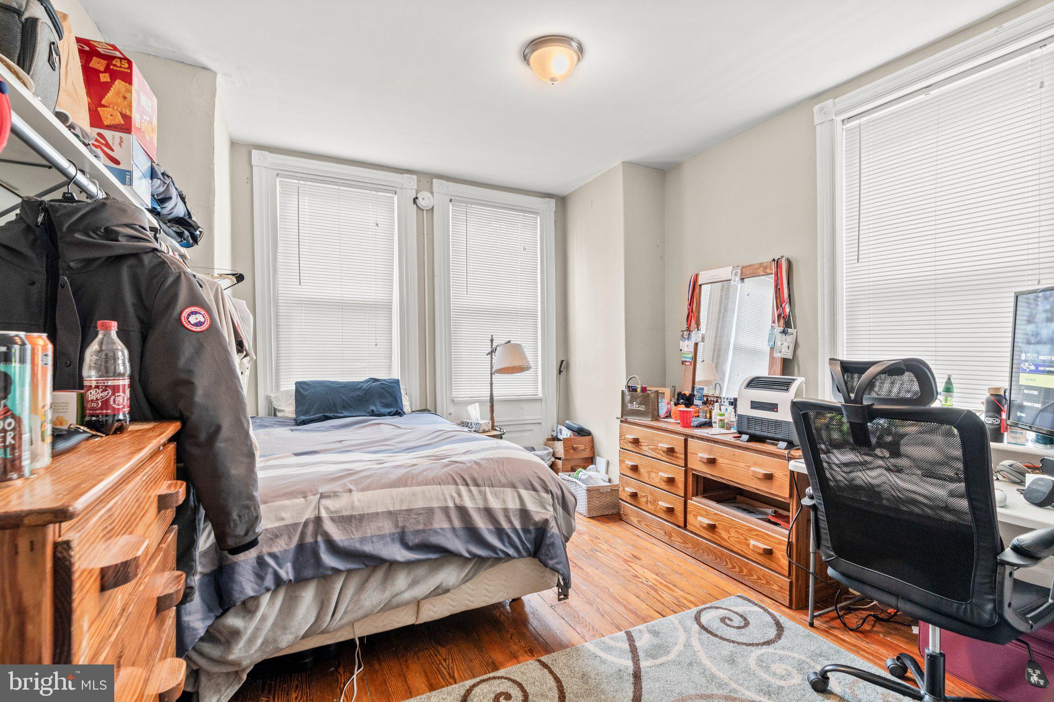 UNIVERSITY CITY - Residential Income