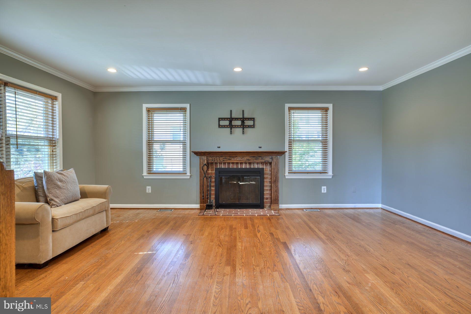 HENSON PARK - Residential Lease