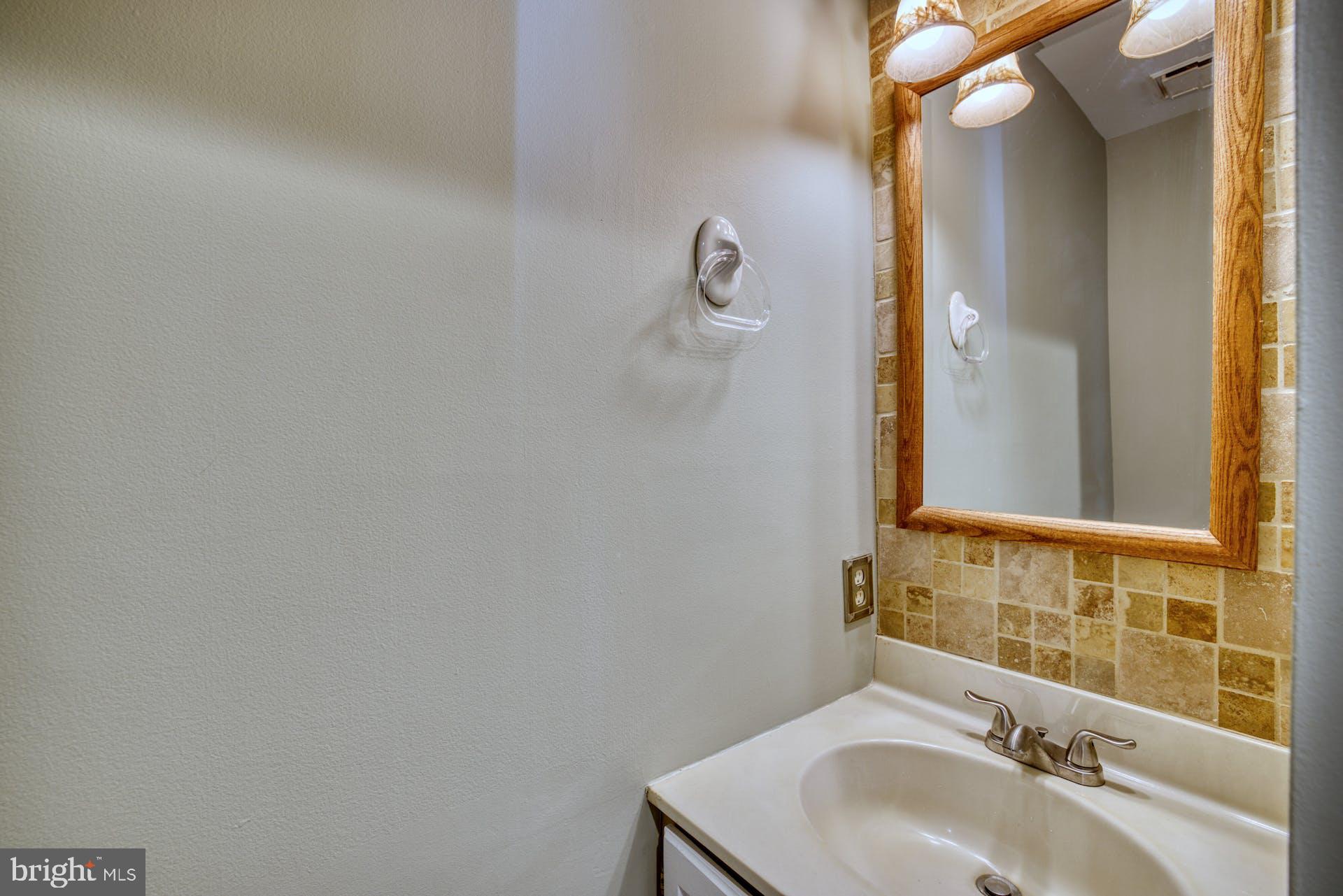 HENSON PARK - Residential Lease