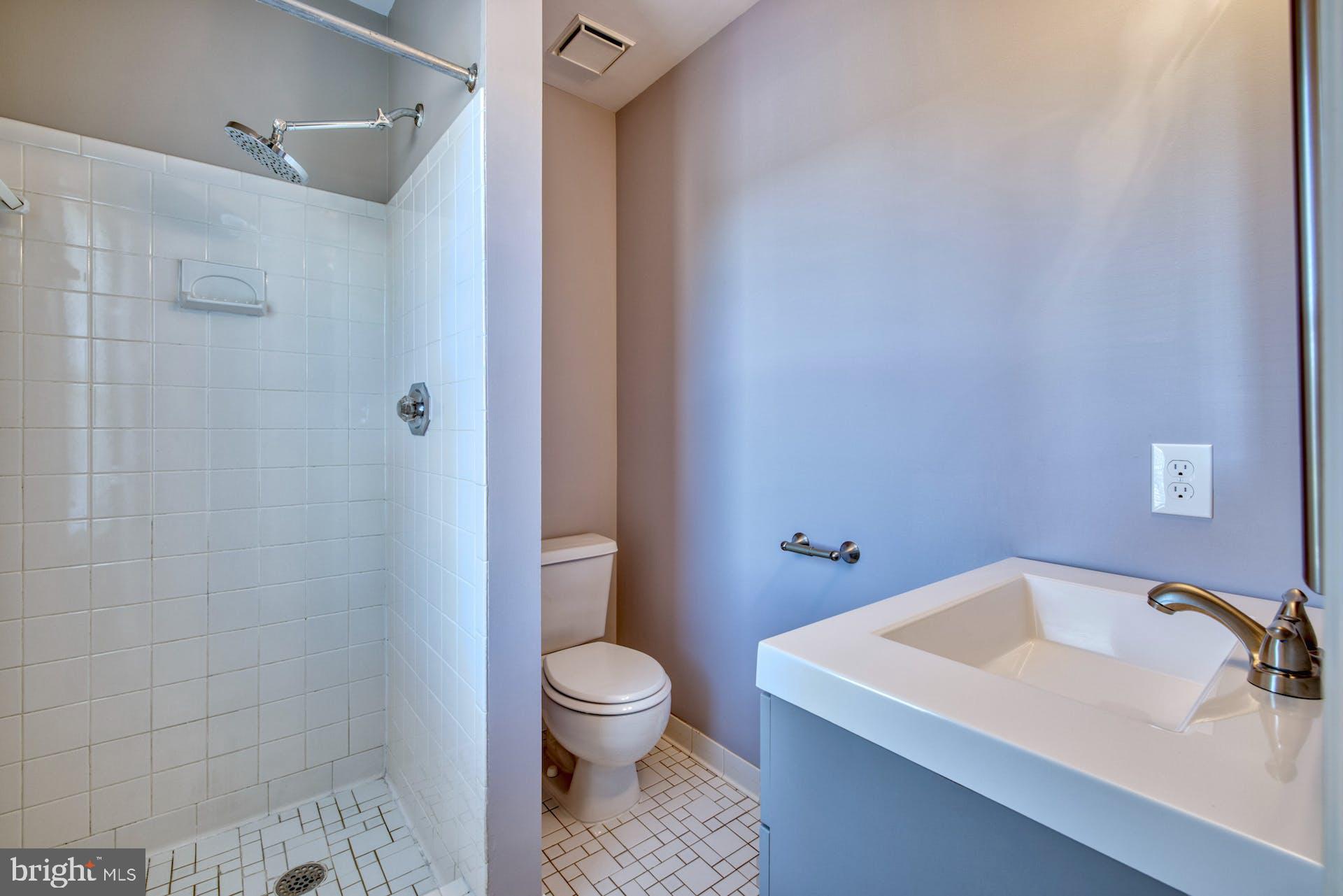 HENSON PARK - Residential Lease