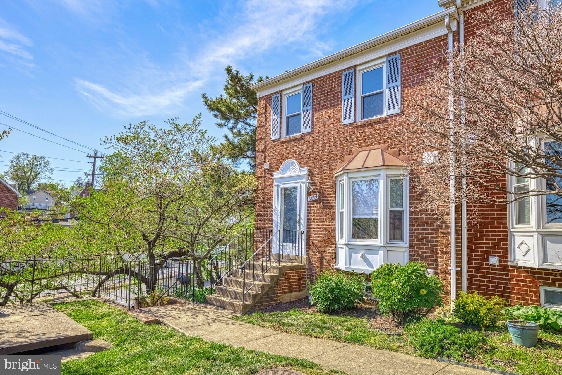 HENSON PARK - Residential Lease