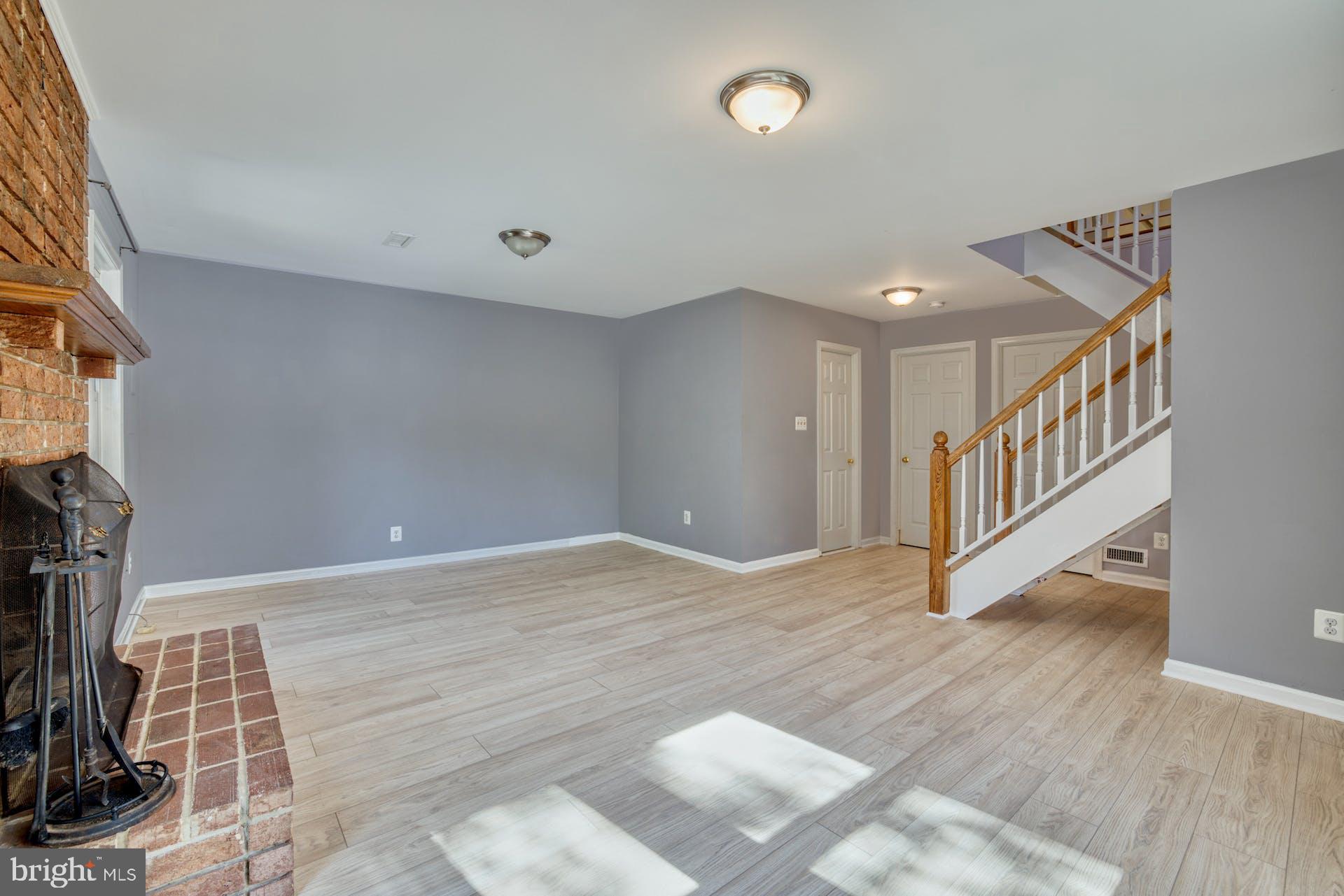 HENSON PARK - Residential Lease