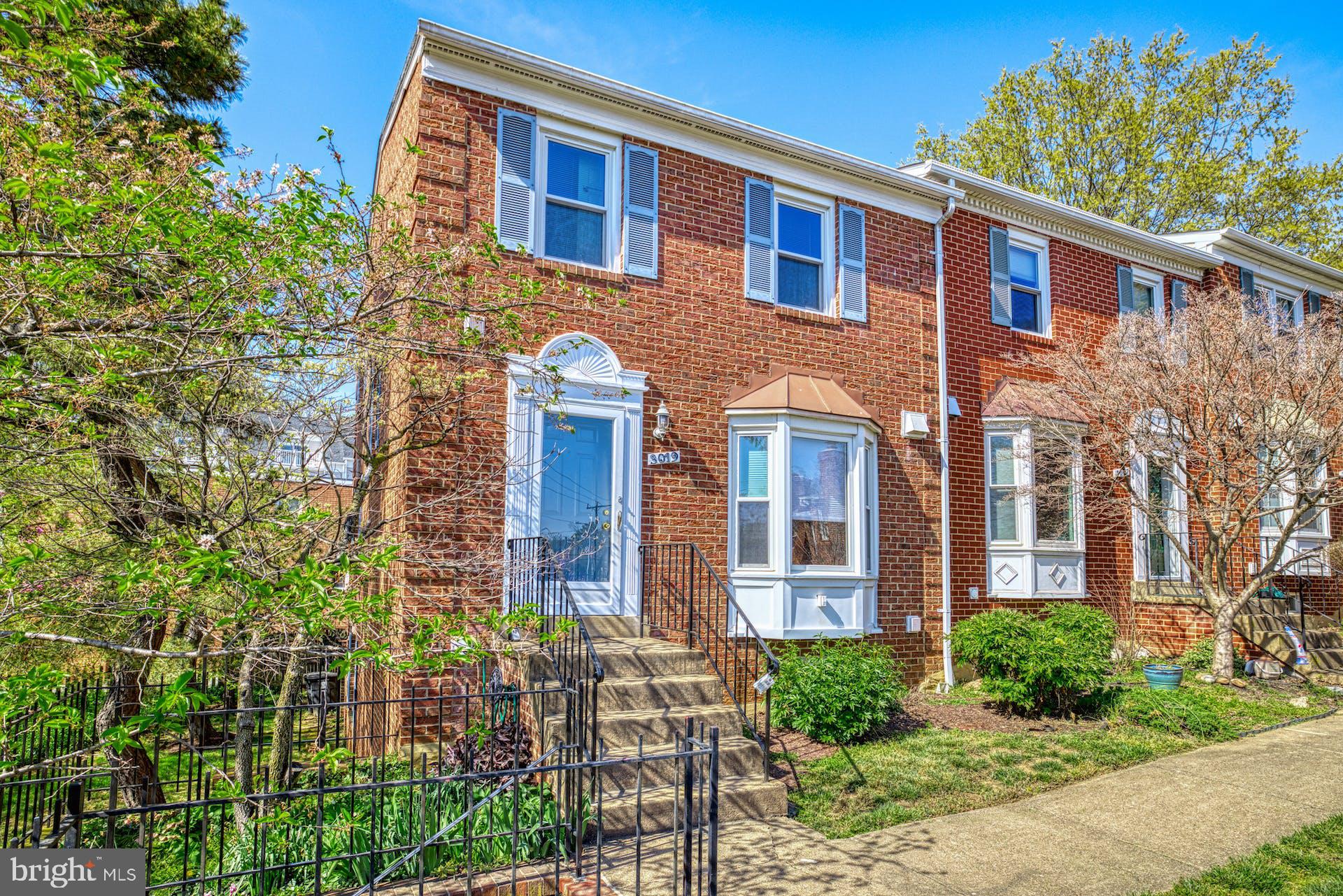 HENSON PARK - Residential Lease