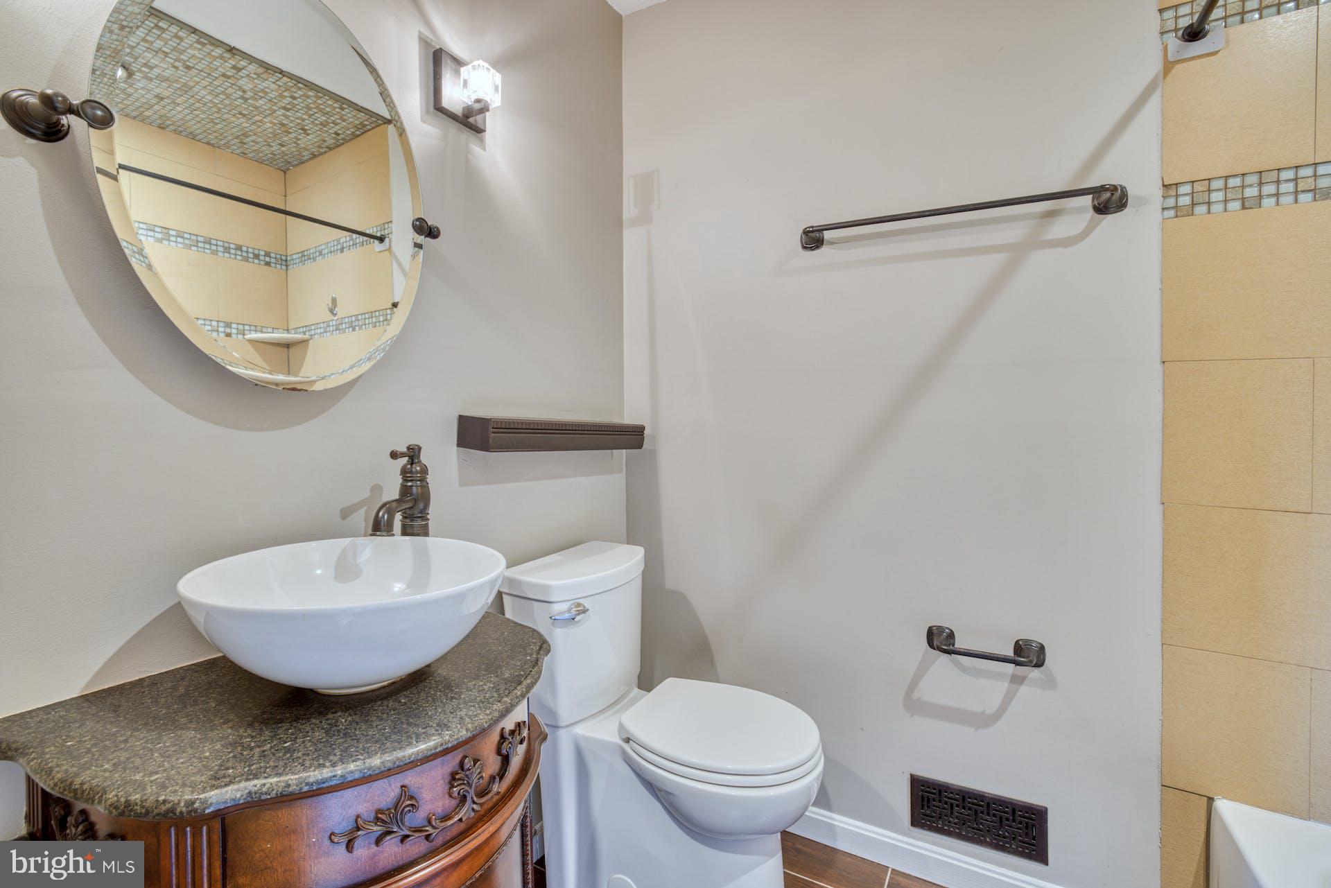 HENSON PARK - Residential Lease