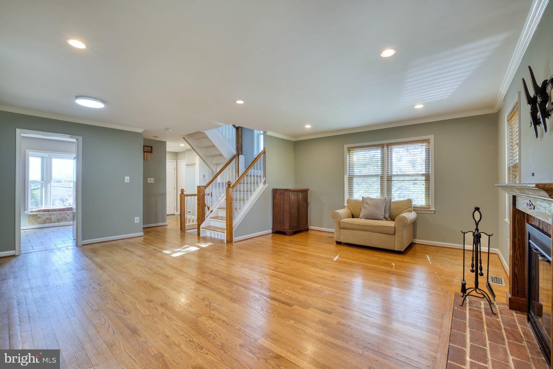 HENSON PARK - Residential Lease