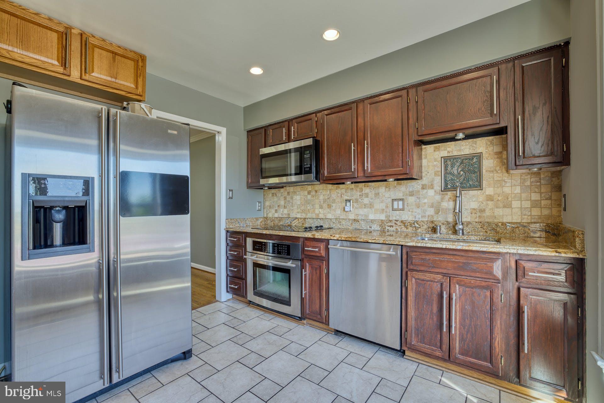 HENSON PARK - Residential Lease