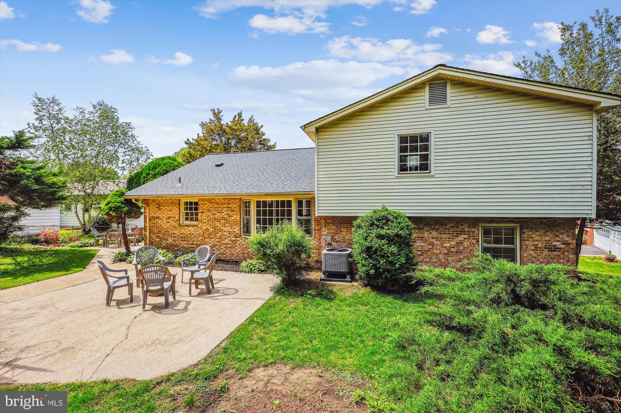 SPRINGBROOK MANOR - Residential