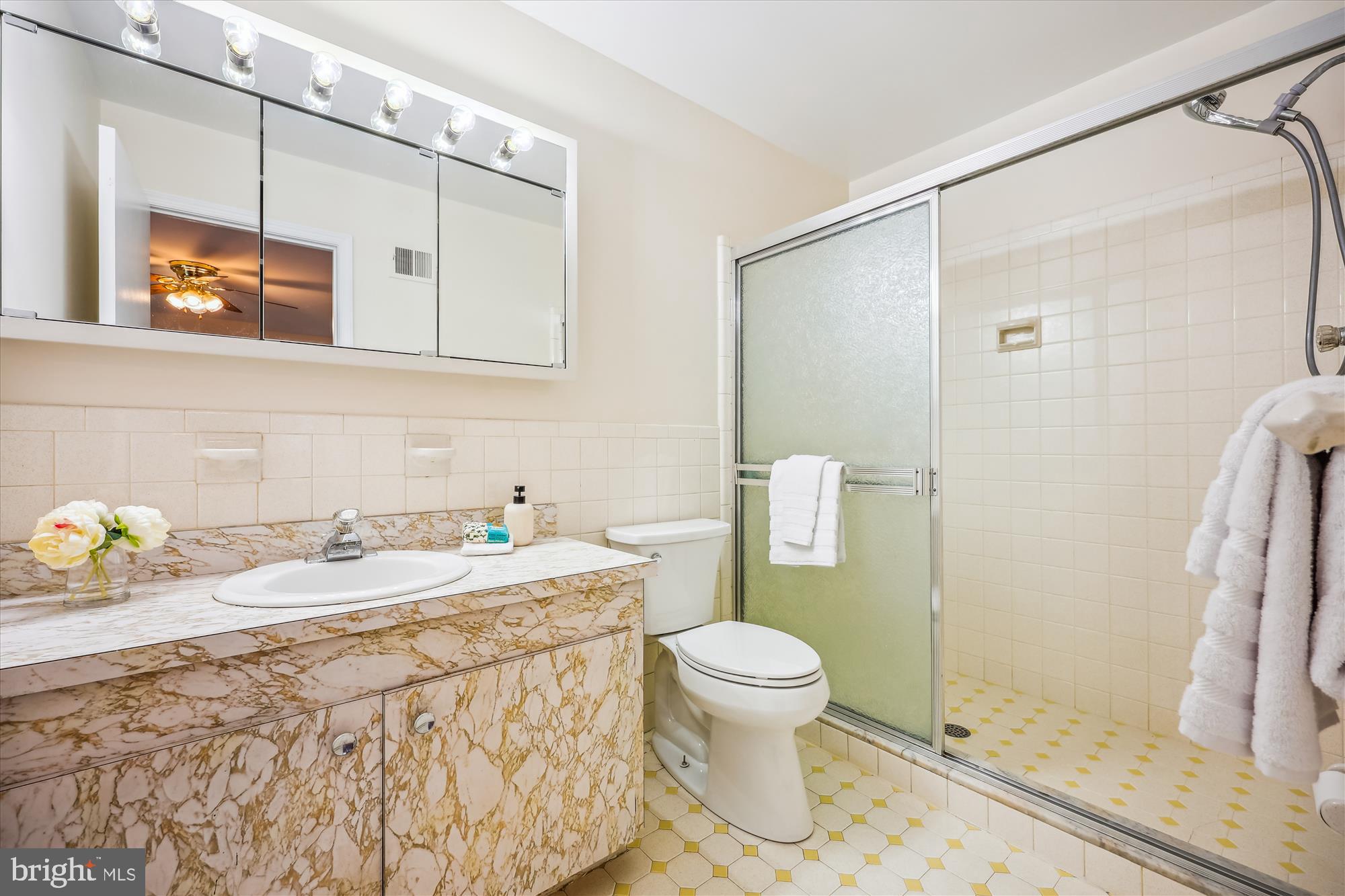 SPRINGBROOK MANOR - Residential