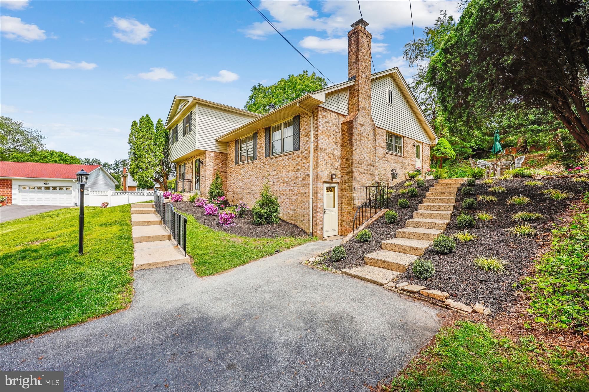 SPRINGBROOK MANOR - Residential