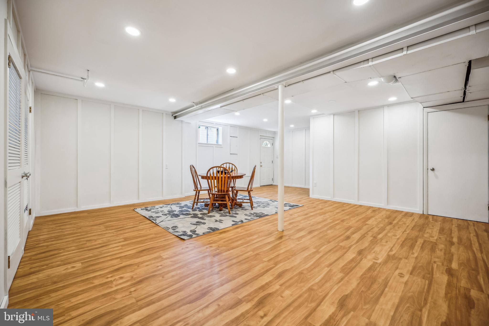 SPRINGBROOK MANOR - Residential